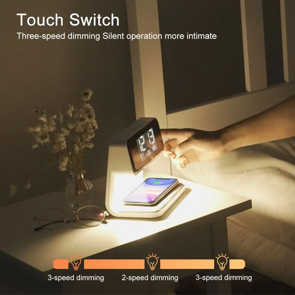 3-in-1 nachtlamp, wekker en draadloze oplader – alles binnen handbereik